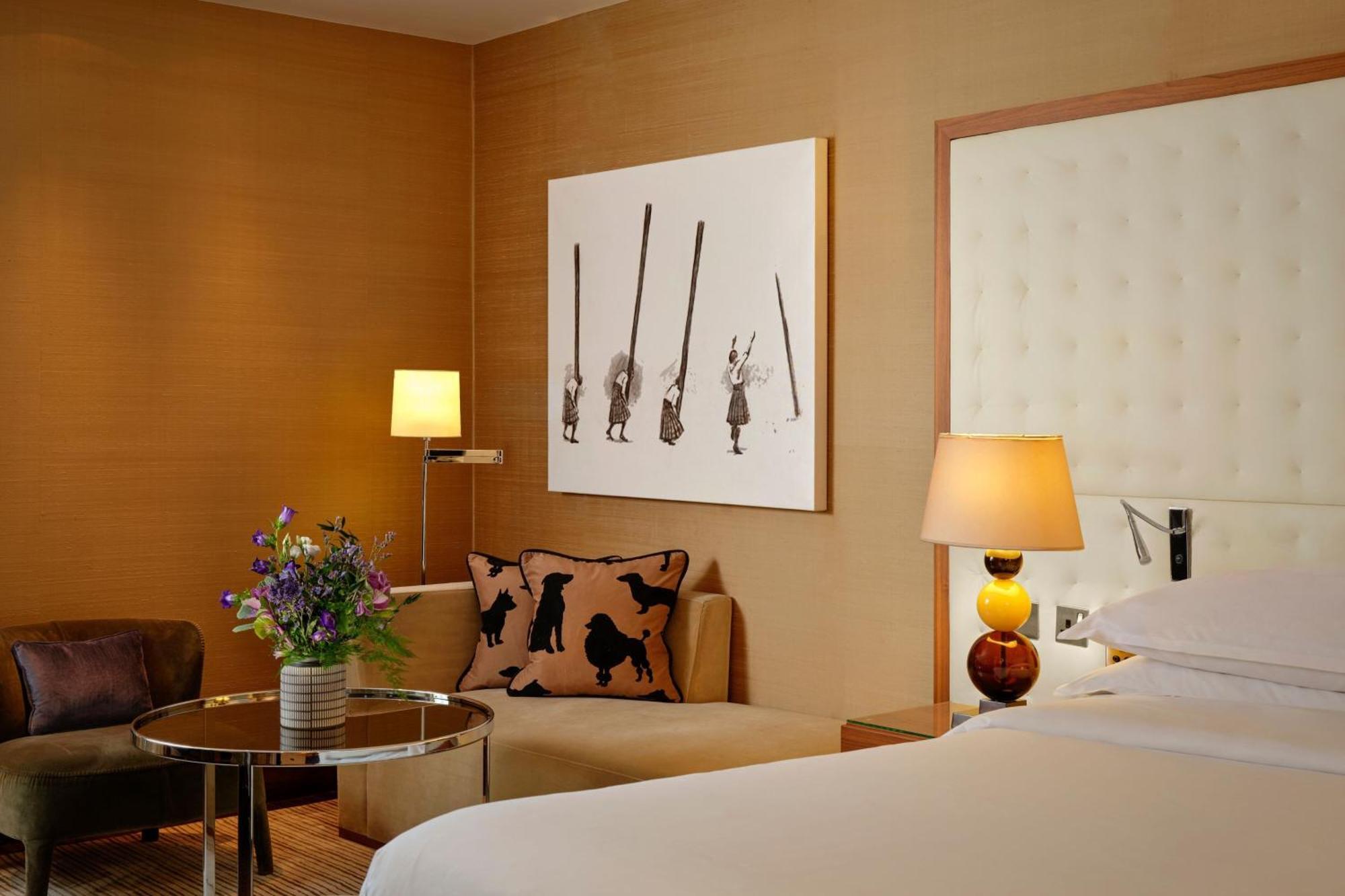 Sheraton Grand Hotel & Spa Edinburgh Exterior photo A guest room at The Westin Palace Madrid